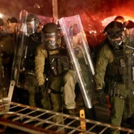 Denuncian presunto uso excesivo de la fuerza durante protestas frente a centro migratorio en Nueva Jersey