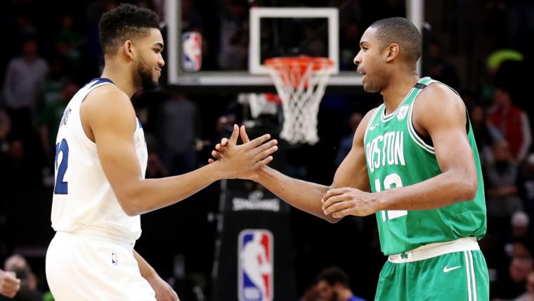 Al Horford felicita a Karl-Anthony Towns por conquistar el título de la NBA con los Knicks