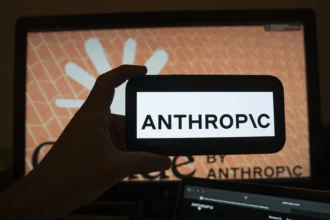 Anthropic advierte sobre la “automejora” de la IA y propone una “pausa” global