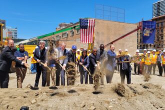 Espaillat y Hochul dan inicio a la Fase II de la expansión del Metro de la Segunda Avenida en Nueva York