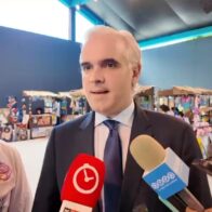Luis Miguel De Camps destaca el talento estudiantil durante visita a la Gala de Artes