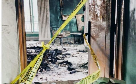 Niño de siete años muere en incendio en apartamento de Barahona