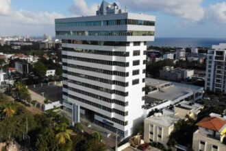 AIRD felicita a De Último Minuto por el aniversario de su fundación y destaca su crecimiento consolidado