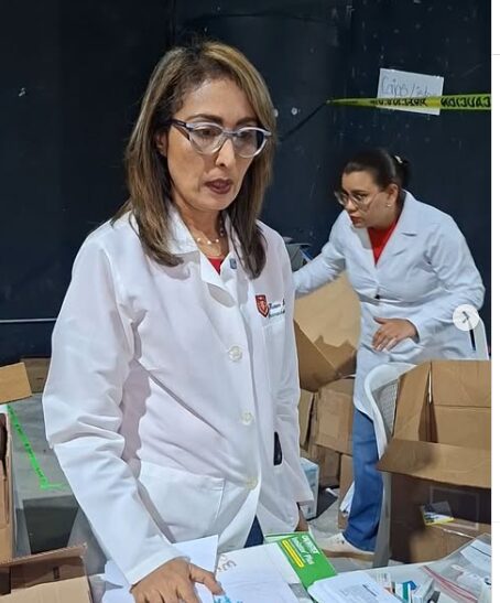 Profesionales farmacéuticos se integran al centro de acopio para ayuda humanitaria destinada a Venezuela