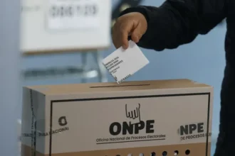 Los votos de las comunidades alejadas y del extranjero revelarán al próximo presidente de Perú