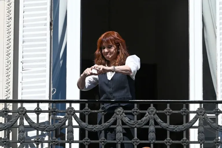 A un año de la condena a Cristina Fernández, el peronismo mantiene que es una perseguida política
