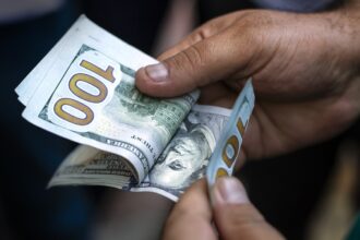 Dólar.