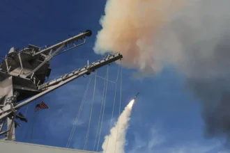 EE.UU. derriba cuatro drones iraníes y destruye radares en el estrecho de Ormuz