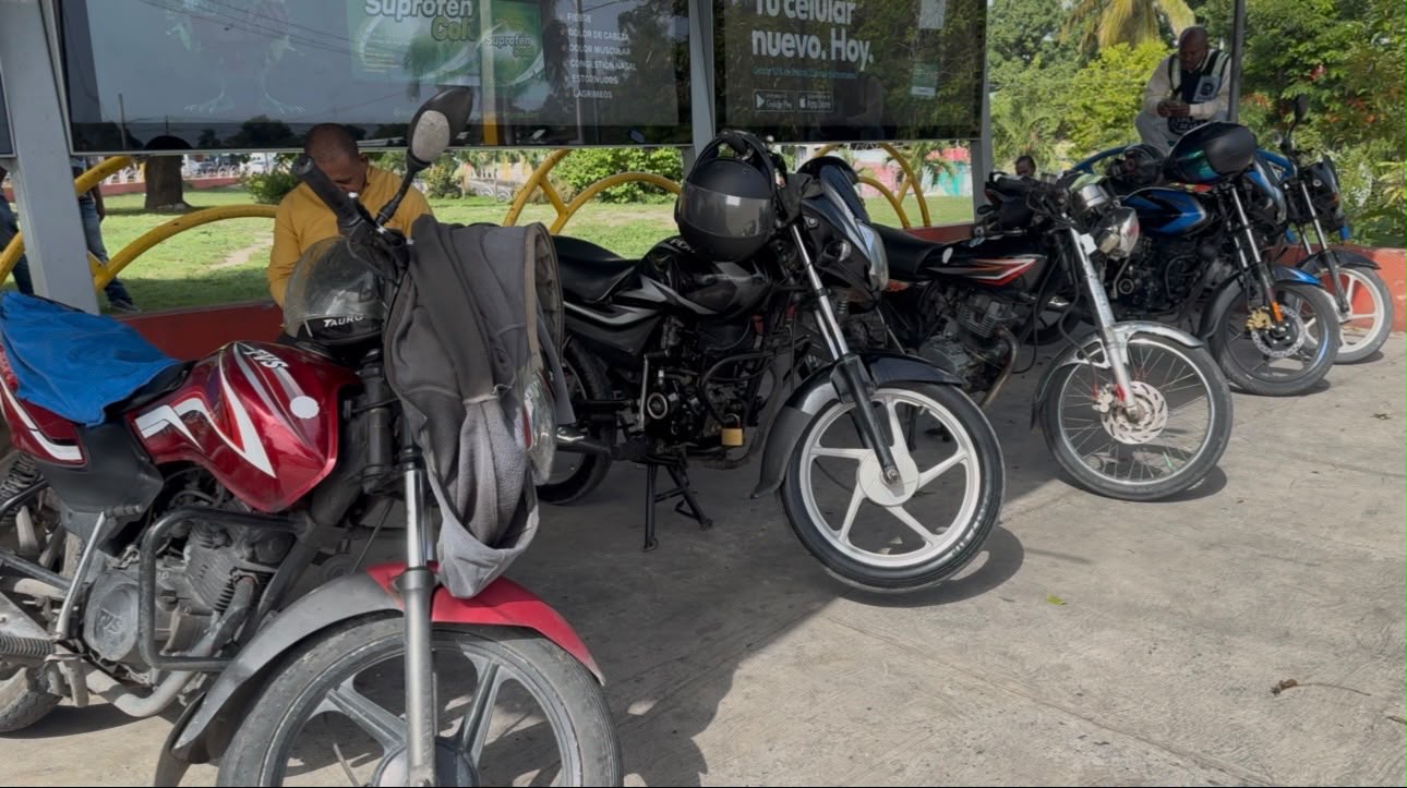 Autoridades coordinan estrategia conjunta para regularizar paradas de motoconchistas