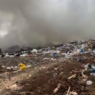 Alcalde de Jarabacoa admite limitaciones para controlar incendio en vertedero municipal