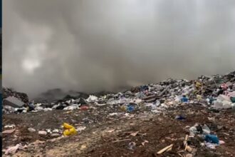 Alcalde de Jarabacoa admite limitaciones para controlar incendio en vertedero municipal