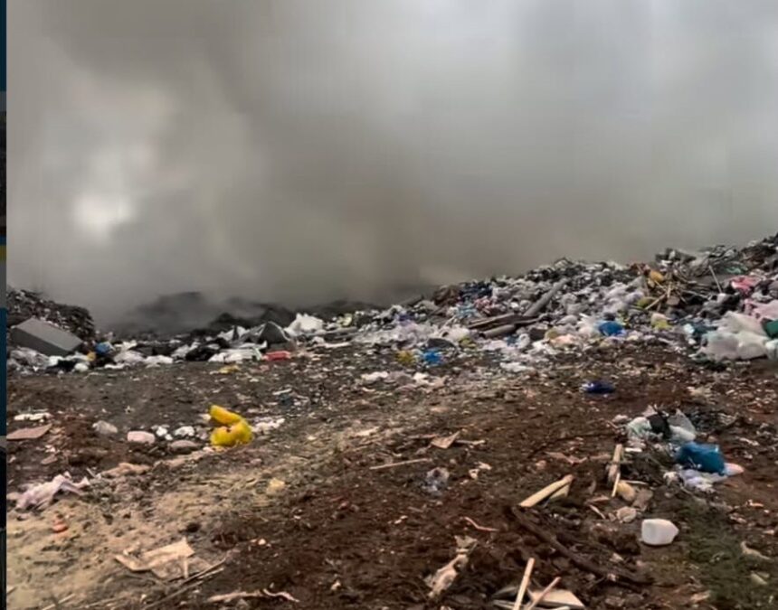 Alcalde de Jarabacoa admite limitaciones para controlar incendio en vertedero municipal