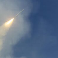 Estados Unidos frustró un ataque iraní con misiles y drones contra Kuwait, Bahréin y embarcaciones en el Golfo Pérsico