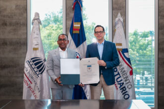 Departamento Aeroportuario recibe Sello CAF que reconoce transparencia en gestión