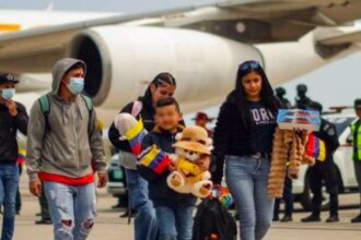 Regresan a Venezuela 146 migrantes en vuelo de repatriación procedente de Estados Unidos