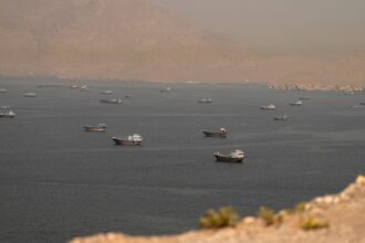 La ONU suspendió el plan de evacuación del estrecho de Ormuz tras un ataque de Irán