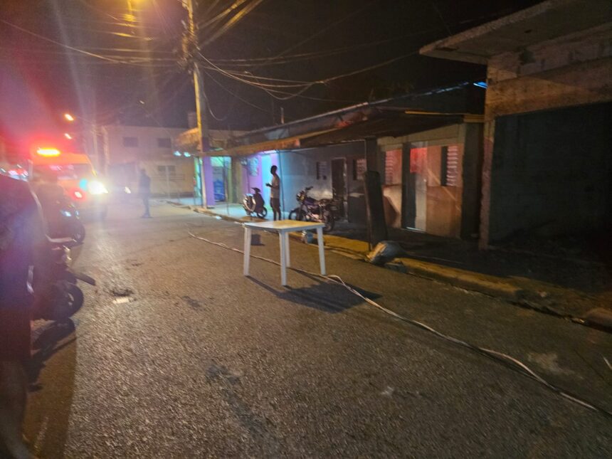 Niño sale con vida tras tocar cable eléctrico caído en La Vega