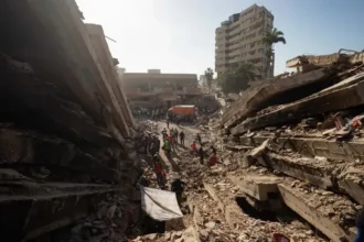 Venezuela anuncia el rescate de un menor de edad cinco días después de los terremotos