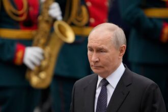La economía de guerra de Rusia tiene problemas, pero no está al borde del colapso