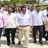 Ministro David Collado supervisa construcción de obra en los Bajos de Haina