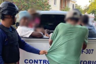 Migración detiene a 902 extranjeros y deporta a 800 durante operativos en zonas agrícolas y barrios populares