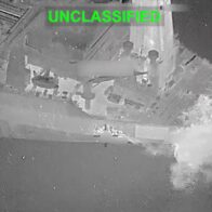 Estados Unidos disparó contra un petrolero en el Golfo Pérsico que intentaba violar el bloqueo marítimo impuesto a Irán