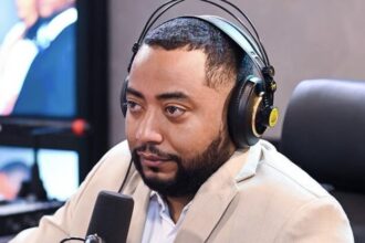 Ariel Santana estrenará “Mal de la cabeza”, monólogo cargado de humor en Velvet Room