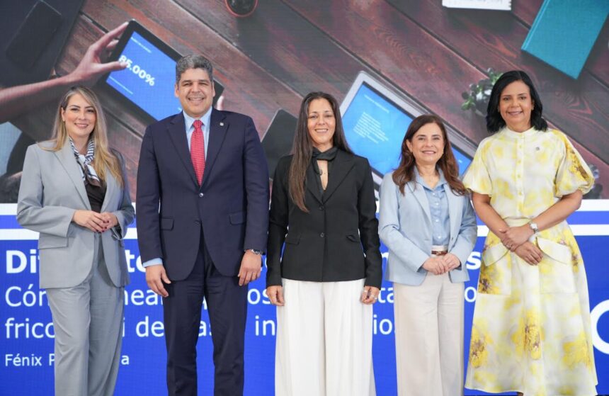 Mónica Ceballos, José Luis Ventura, Fénix Pérez, Rebeca Meléndez y Victoria Thomas.