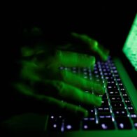 Google y el FBI detectan grupo de ciberdelincuentes que envían a falsos trabajadores para robar información