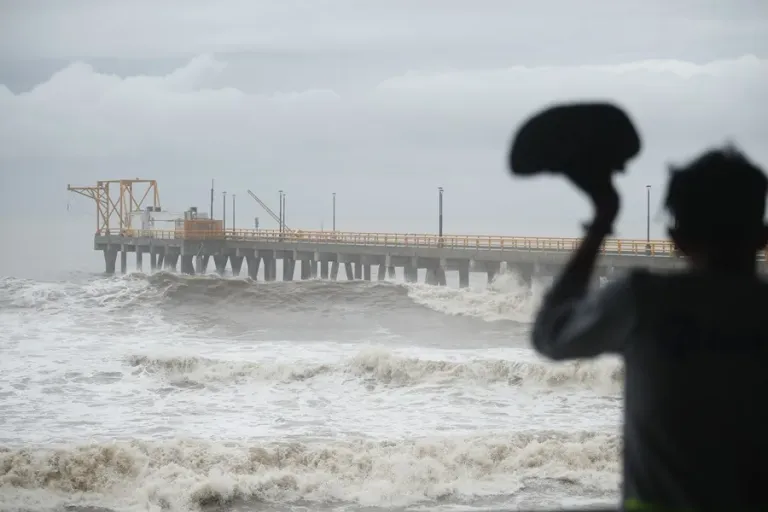 Tormenta tropical Cristina deja decenas de viviendas dañadas y miles de afectados en El Salvador