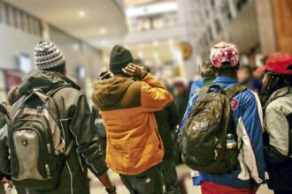 Ubican a 33 de los menores haitianos en Chile y la policía defiende el proceso de ingreso