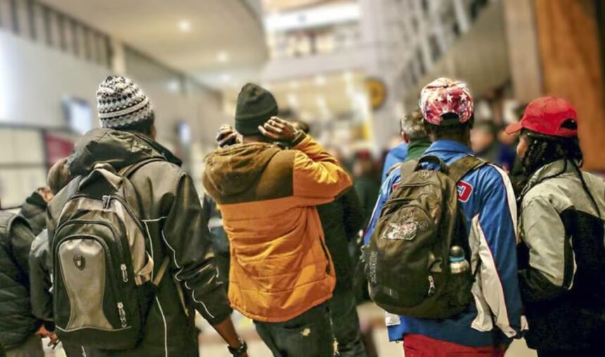 Ubican a 33 de los menores haitianos en Chile y la policía defiende el proceso de ingreso