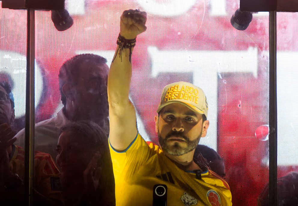 Juez le prohibió a Abelardo de la Espriella usar la camiseta de la selección Colombia en su campaña