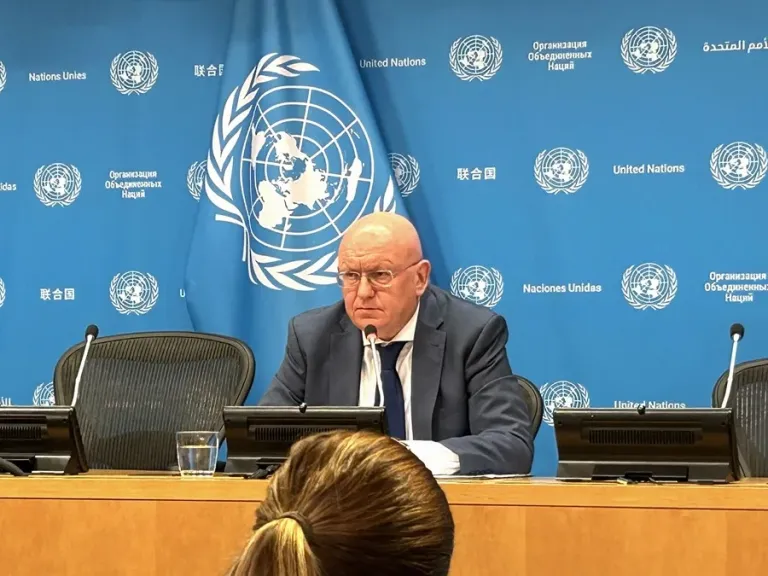 Rusia amenaza a Ucrania en la ONU de seguir "la vía militar" si Zelenski habla de un "ultimátum"