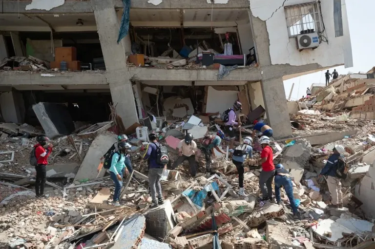 Venezuela comienza a recibir ayuda internacional mientras las muertes por los terremotos se acercan al millar