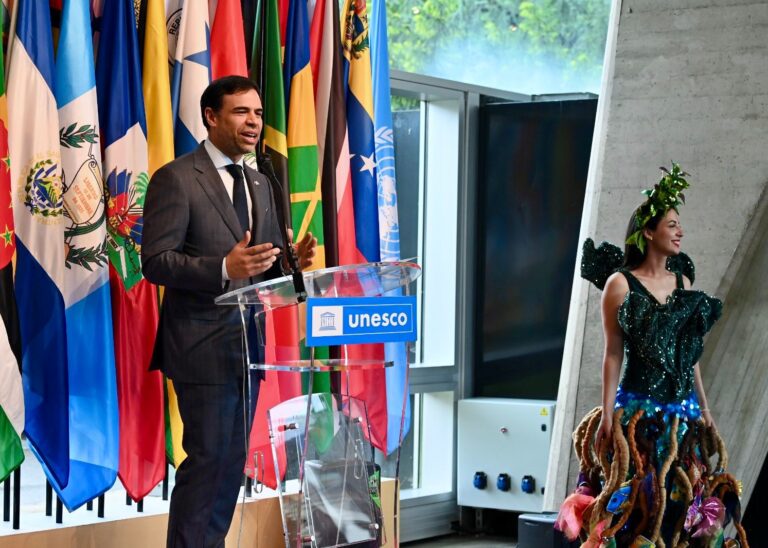 Roberto Ángel Salcedo encabeza la inauguración de la Semana de América Latina y el Caribe en la UNESCO