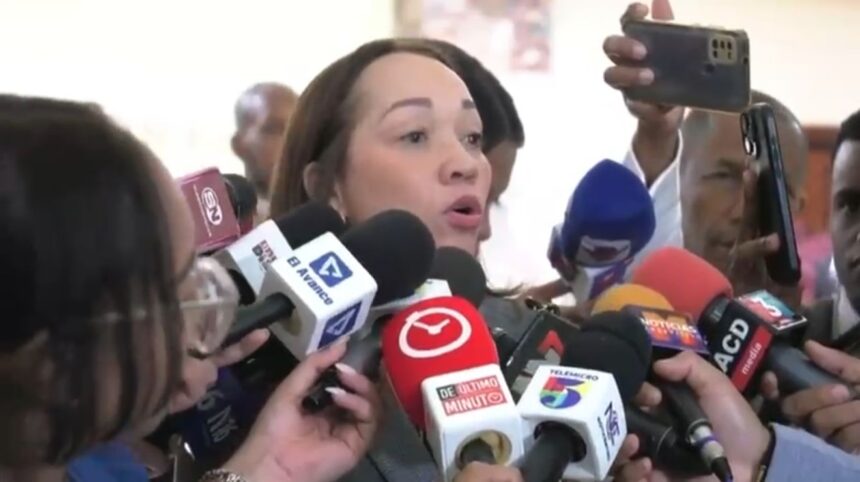 Lady Blanco llama a mantener vigilancia sobre el juicio de fondo del caso Calamar
