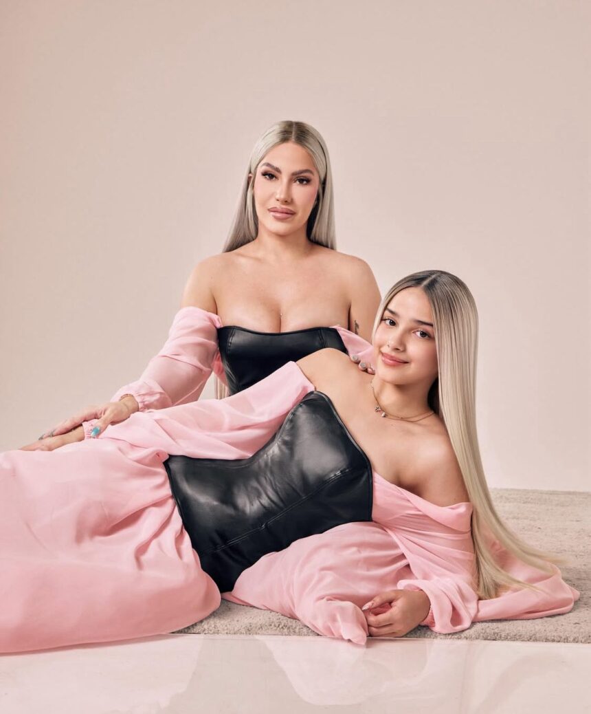 Alexandra MVP muestra con orgullo que Charlotte está aprendiendo su quinto idioma