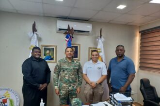 Policía Nacional y Escuela Vocacional unen esfuerzos para capacitar a jóvenes en La Romana