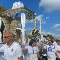 Miles de católicos claman por paz, unidad y esperanza durante multitudinaria celebración de Corpus Christi en Santiago
