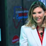 Laura de la Nuez llegó a dar clases de etiqueta y protocolo a los participantes de Planeta Alofoke