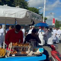 Corpus Christi congrega a miles de fieles y dispara las ventas de comerciantes informales en Santiago