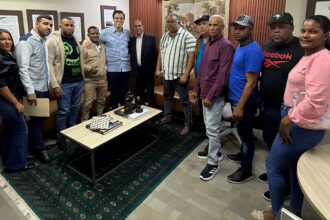 Ángel Ogando continúa sumando dirigentes al proyecto presidencial de Carolina Mejía
