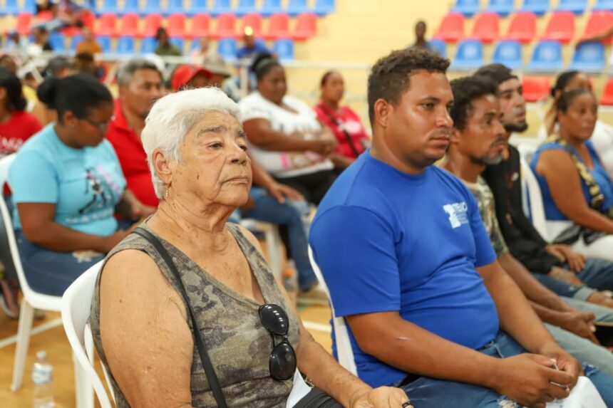 Bono de Emergencia es entregado a más de 400 familias en María Trinidad Sánchez