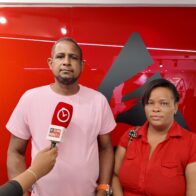 Mujer denuncia persecución y agresiones por parte de un vecino en Santo Domingo Norte