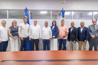 En el encuentro participaron, por parte del BCIE en República Dominicana, Pável Isa Contreras, director por República Dominicana; Omar Zacarías, gerente país; Henry Rosa, asesor; y Vilma J. Mármol Ricart, coordinadora administrativa. Mientras que por el ITLA estuvieron presentes el rector Jimmy Rosario Bernard; Pedro Pablo Castro, vicerrector académico; Eduardo de los Santos, vicerrector administrativo y financiero; María Isabel Mercedes, directora de Planificación y Desarrollo; Fabrizio Cabrera, asesor de Rectoría; y Winkler Paula, decano.