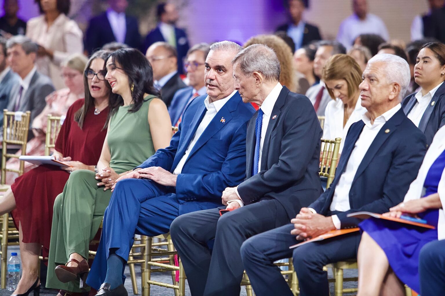 Abinader destaca estabilidad democrática y reducción de la pobreza en RD