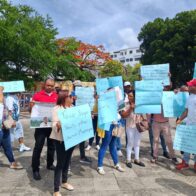 Alcalde del municipio de Tireo encabeza protesta frente al Palacio Nacional en demanda obras prometidas desde 2022