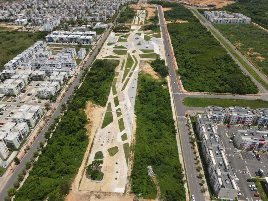 Residentes de Ciudad Juan Bosch denuncian falta de iluminación en parques desde hace más de un mes