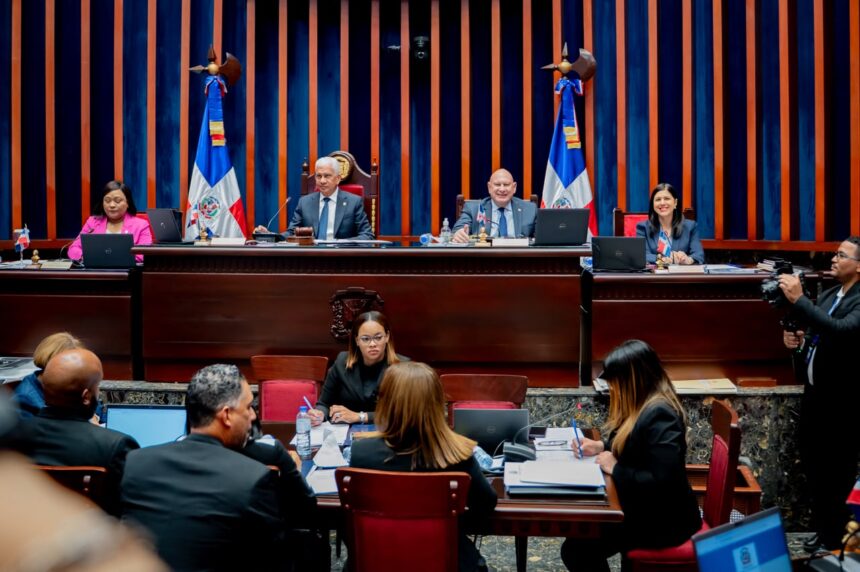 Senado rechaza propuestas de Omar Fernández para reforzar libertad de expresión en nuevo Código Penal